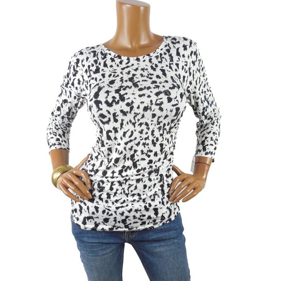 Jennifer Lopez Tops - JENNIFER LOPEZ Top M Print Blouse NWT White Black Shirt Gathered Sides Stretch